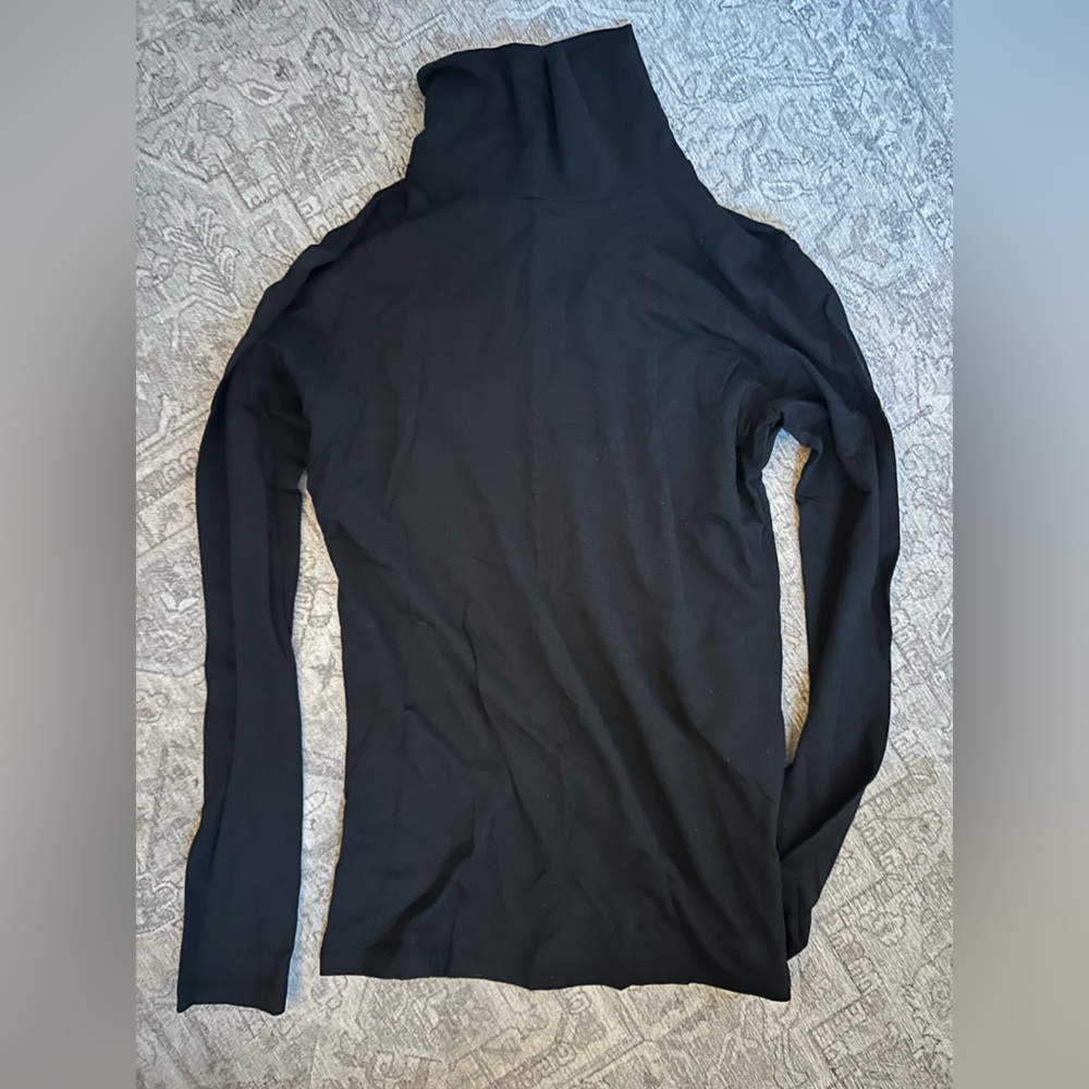 Free Label turtleneck